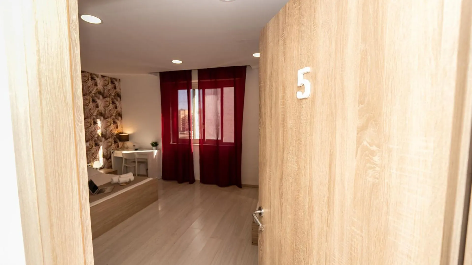 Central Rooms 128L Palermo Guest house